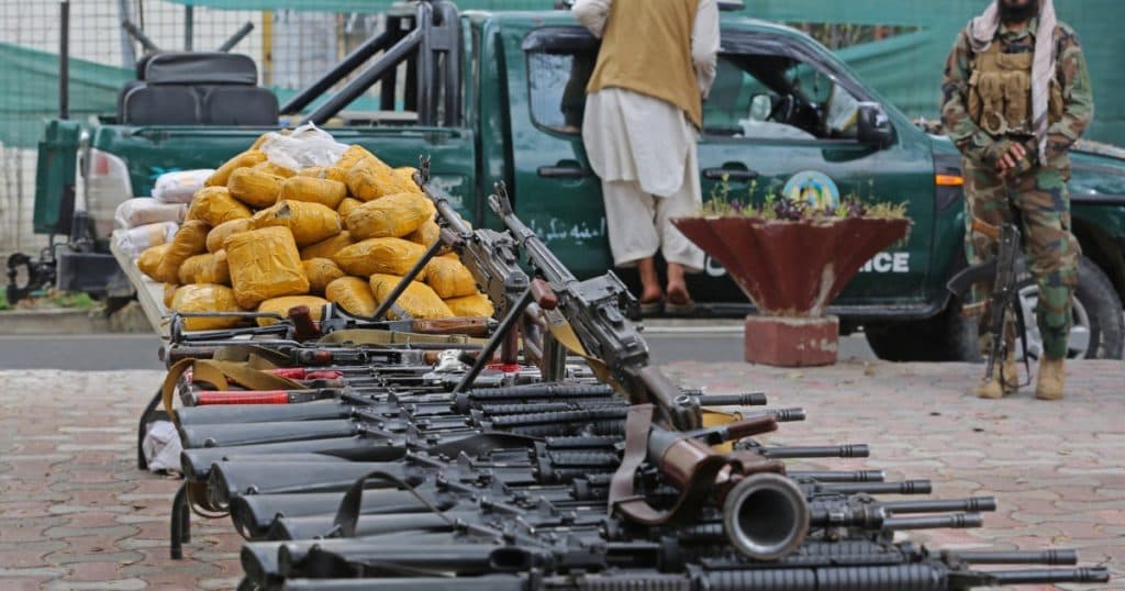 Armele abandonate de SUA în Afganistan au fost pierdute sau traficate de talibani, inclusiv către grupuri afiliate al-Qaeda.