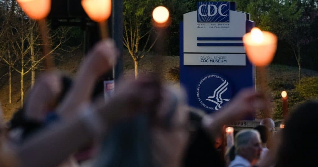 Au debutat concedierile masive în agențiile de sănătate din SUA. Administrația Trump reduce 10.000 de locuri de muncă.