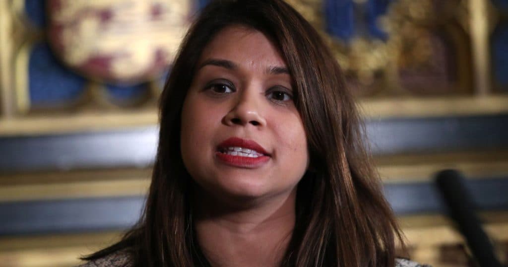Bangladesh a emis un mandat de arestare pentru o parlamentar britanic.
