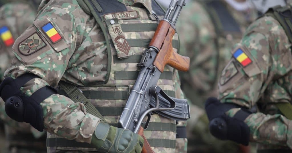 Numărul militarilor români implicați în misiuni internaționale. Miniștri din NATO și UE au manifestat apreciere pentru profesionalismul acestora.