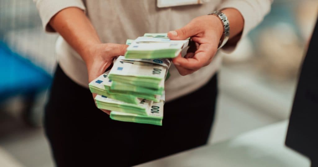 Cel mai bine remunerat bancher din Europa continentală a obținut 15,6 milioane de euro în anul precedent.