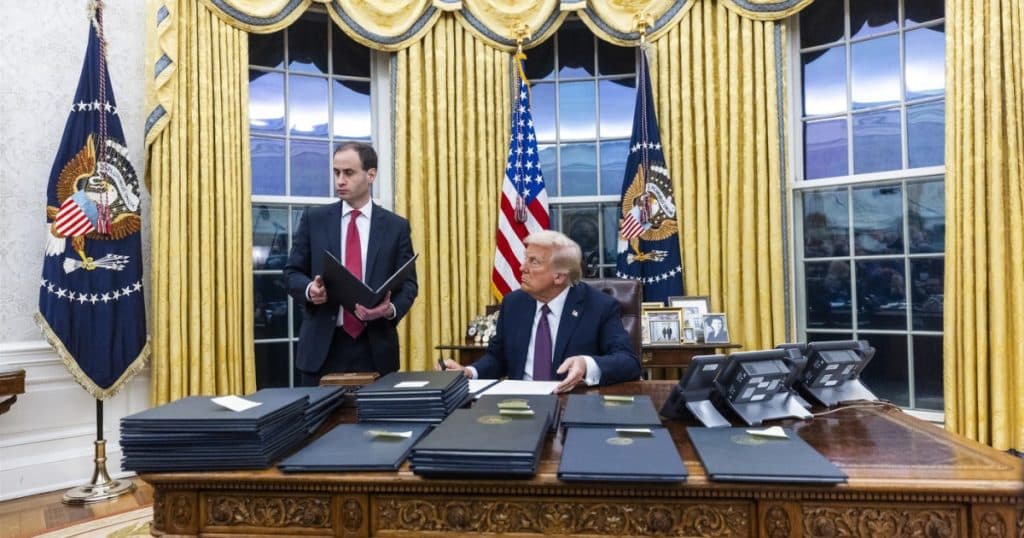 Cele 10 momente importante din primele 100 de zile de mandat prezidențial ale lui Donald Trump