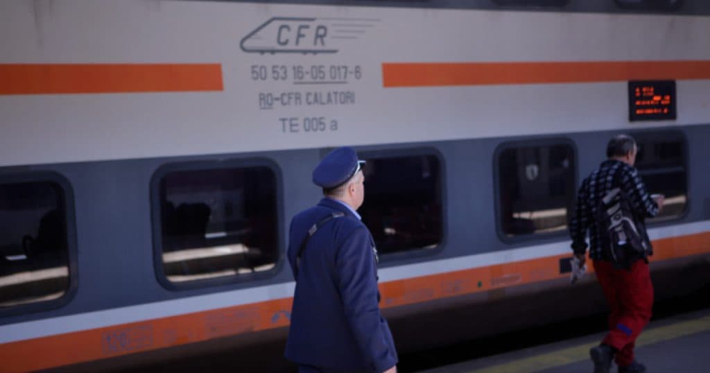 CFR crește numărul trenurilor în minivacanța de 1 Mai: conexiuni directe spre litoral din principalele orașe ale României.