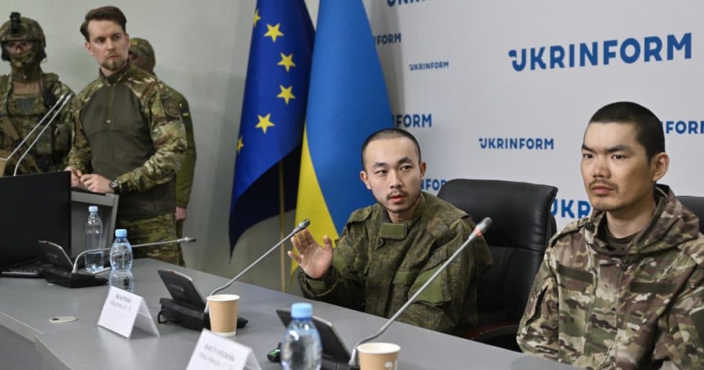 Chinezii prizonieri în Kiev au detaliat cum au ajuns să combată pentru Vladimir Putin: „Rusia nu este atât de puternică”