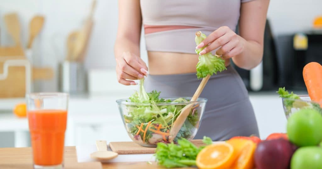 Impactul dietei asupra simptomelor endometriozei: un studiu internațional evidențiază alimentele care intensifică durerea