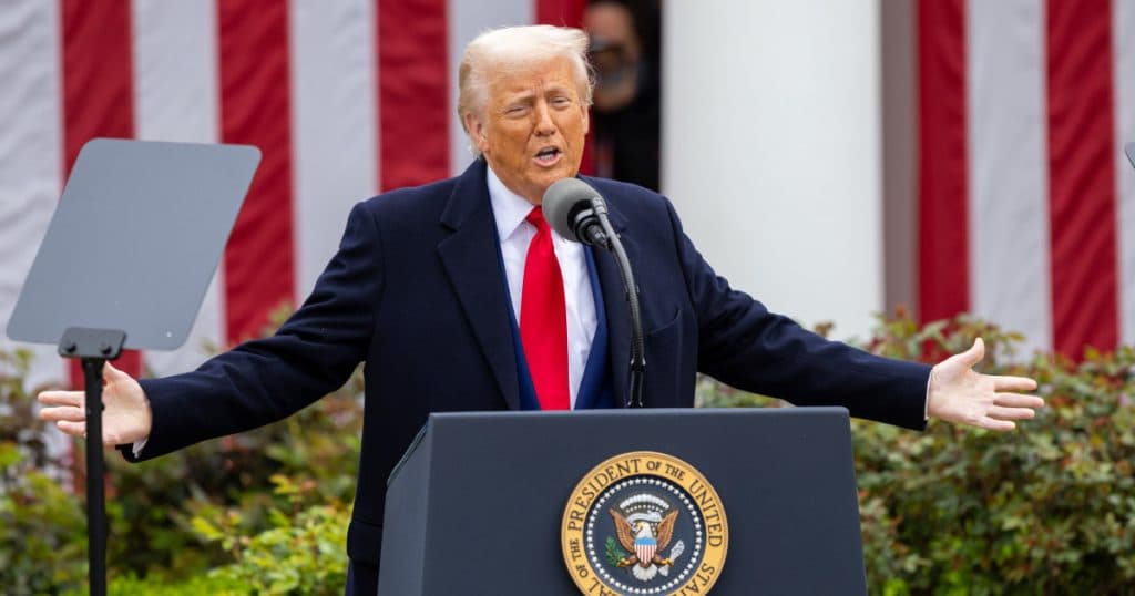 Motivul pentru care Rusia nu se află pe lista țărilor afectate de tarifele impuse de Donald Trump. Clarificări din partea Casei Albe.