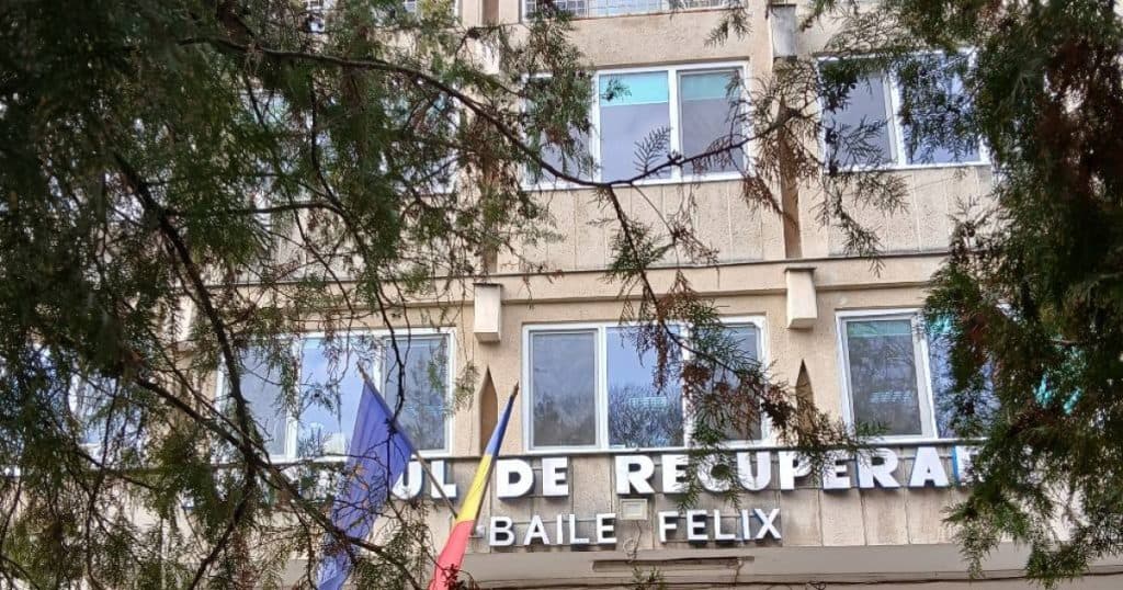 Doi medici de la Spitalul de Recuperare Băile Felix, cercetați sub control judiciar pentru luare de mită, au fost descoperiți cu sume „consistente” de bani.