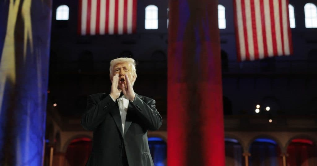 Donald Trump amplifică conflictul fiscal. Președintele american declară că va aplica tarife „majore” și produselor farmaceutice.