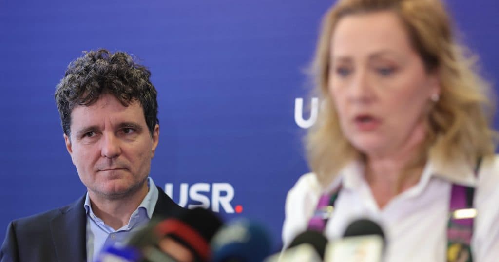Elena Lasconi îl critică pe Nicușor Dan: „Nu-i poate spune «te iubesc» propriei sale fiice. Cum ar putea uni un popor?” Răspunsul primarului.