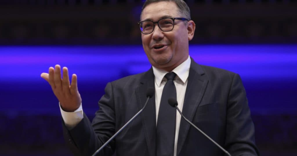 Campanie murdară pe rețelele de socializare în favoarea lui Victor Ponta. Zeci de mii de euro pentru atacarea contracandidaților.