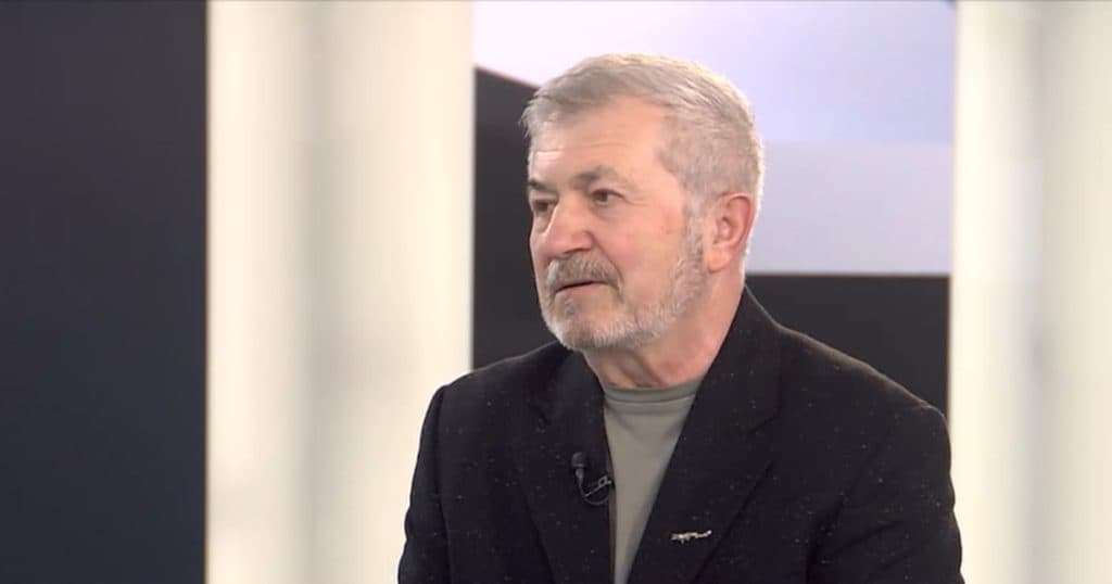 INTERVIU cu Petrișor Tănase: Securistul te obliga să duci la masă, ca ospătar, farfurii sau scrumiere speciale dotate cu microfoane.