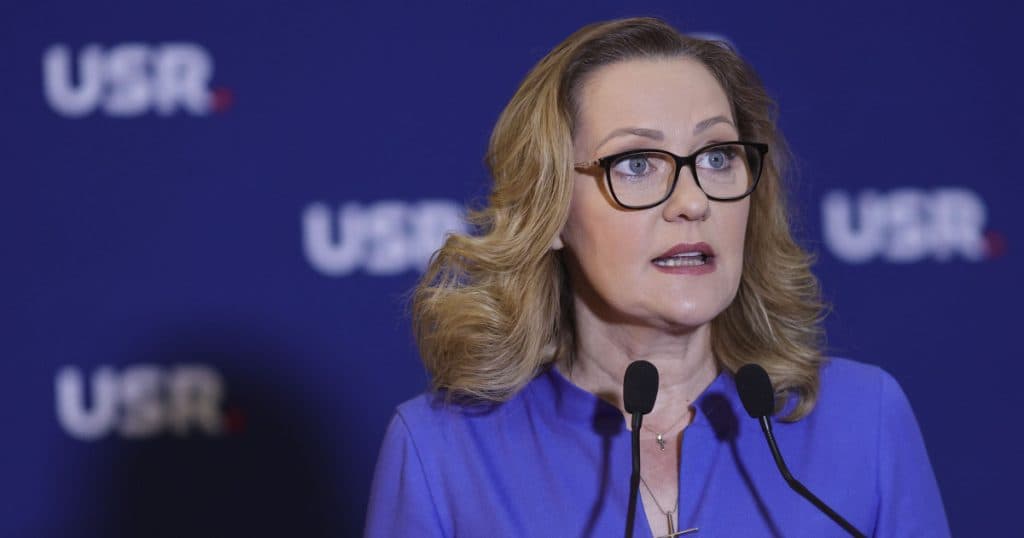 Reacția Elenei Lasconi după ce liderii USR au decis să-l susțină pe Nicușor Dan la alegerile prezidențiale: Categoric, nu mă retrag.