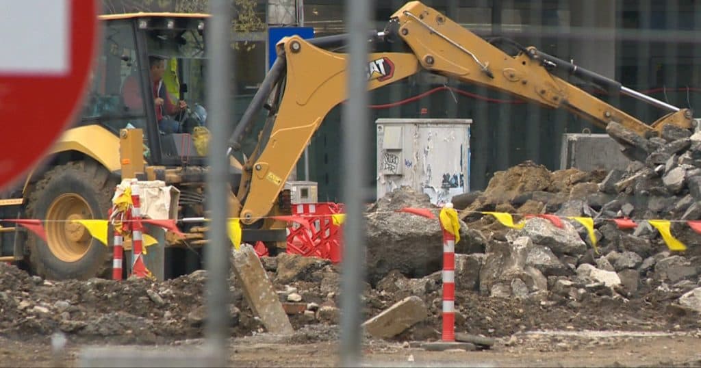 Explozie la o magistrală de metrou în Sectorul 1 al Capitalei: un bărbat a suferit răni.