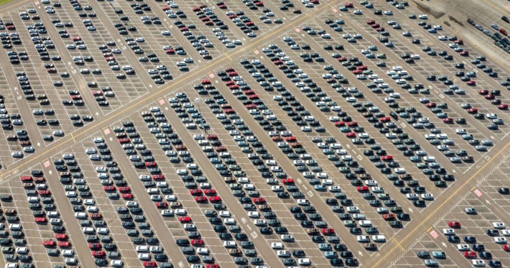Fiecare automobil din Statele Unite este pe punctul de a se scumpi, posibil cu până la 15.000 de dolari. „Este doar matematică”
