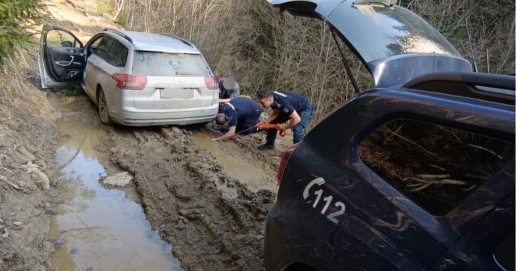 Trei cercetători pierduți în Munții Buzăului au fost salvați după 10 ore de căutări.