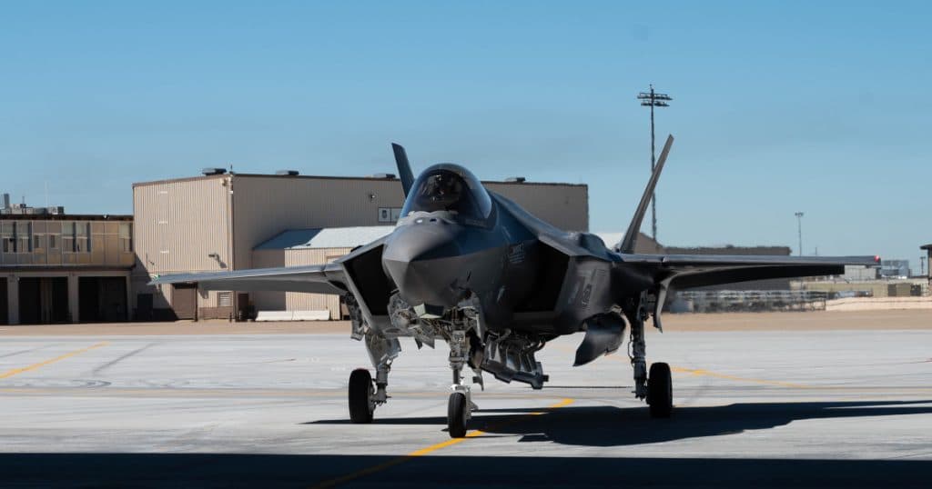 „Frankenjet”: Armata SUA va combate cu un avion „invizibil” refăcut din componentele a două aeronave F-35 avariate.