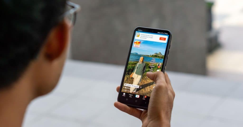 Franţa a alertat Comisia Europeană despre o nouă tendință pe TikTok. Ce este „Skinnytok”, campania care încurajează slăbirea extremă.