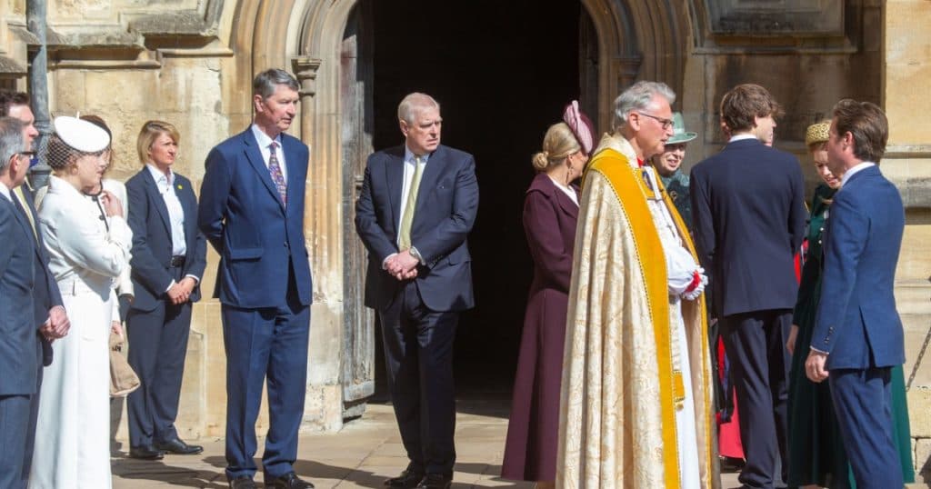 Prințul Andrew a participat la slujba de Paște alături de regele Charles și regina Camilla, după o perioadă îndelungată de retragere din viața publică.