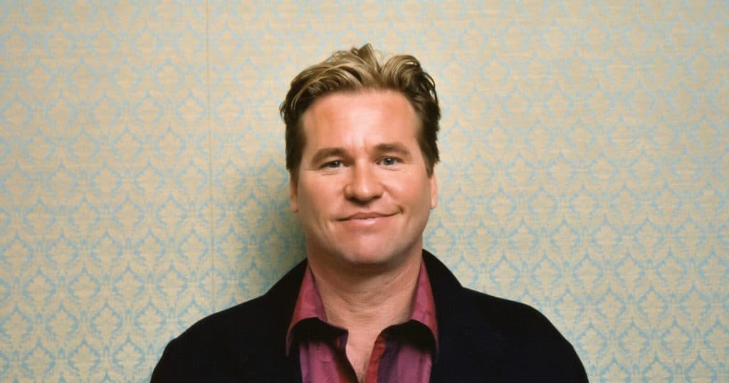 Val Kilmer a decedat la vârsta de 65 de ani. Actorul a fost celebru pentru rolul său din „Batman” și pentru personajul Iceman din „Top Gun”.