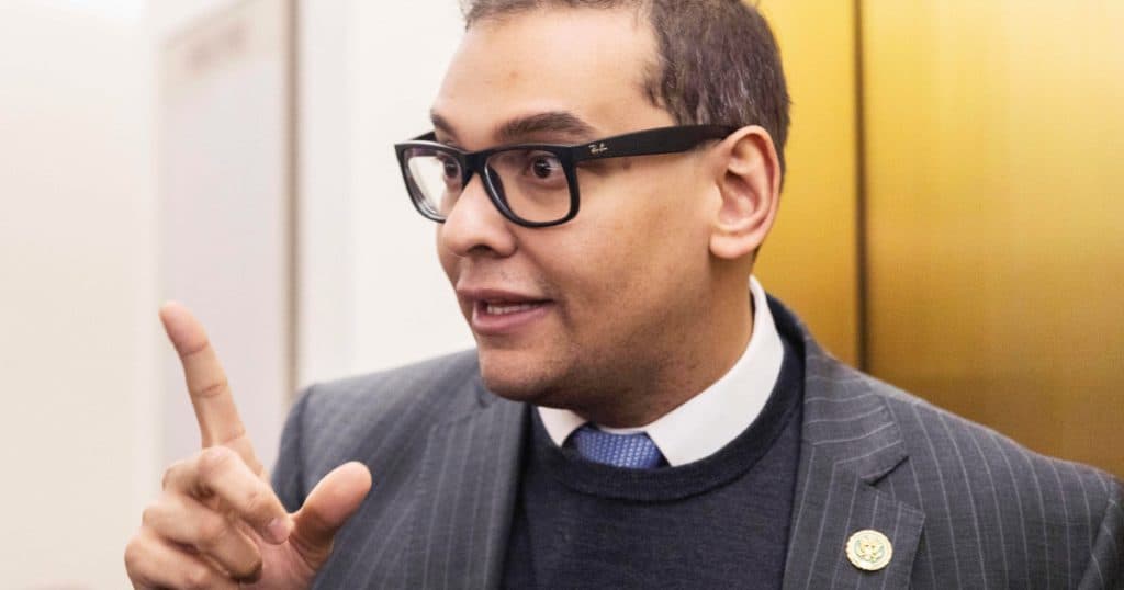 George Santos, fostul congresman american care a falsificat informații despre trecutul său, a fost condamnat la șapte ani de detenție.