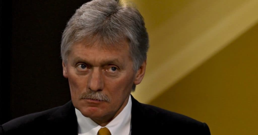 Kremlinul se plânge că nu a primit răspunsuri la propunerile pentru încetarea focului în timp ce bombardează Ucraina.