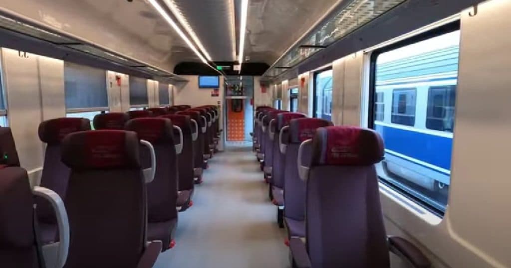 Inaugurare întârziată CFR Călători. Aspectul primului tren modernizat cu fonduri PNRR