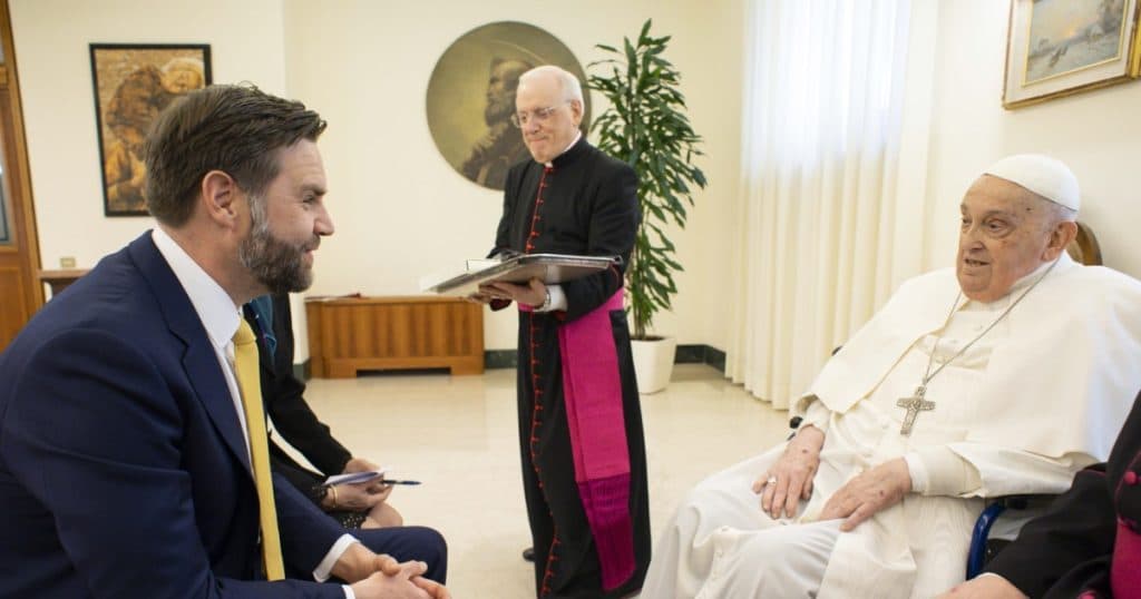 JD Vance împărtășește detalii despre întâlnirea sa cu papa Francisc, înainte de decesele acestuia.