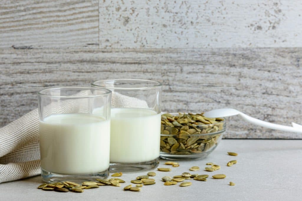 Laptele din semințe de dovleac – soluție naturală pentru paraziți și detoxifiere