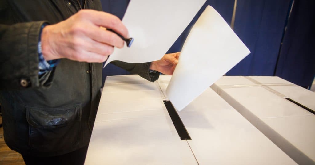 MAE: Declaraţiile conform cărora nu există suficiente buletine de vot în străinătate sunt neadevărate şi constituie o încercare de manipulare.