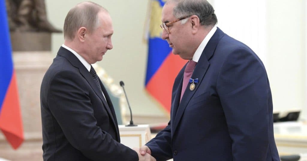 Un număr semnificativ de miliardari ruși, având o avere totală de peste 100 de miliarde de dolari, au renunțat la cetățenie în ultimele 12 luni.