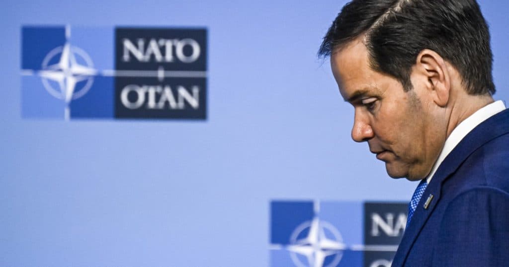Marco Rubio afirmă că SUA își mențin angajamentul față de NATO, însă subliniază necesitatea ca Europa să investească mai mult în apărare.
