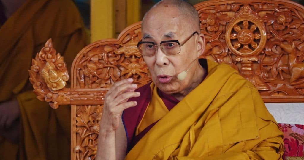 Mesajul lui Dalai Lama după decesul papei Francisc: „Cea mai frumoasă omagiu este să fim iubitori”
