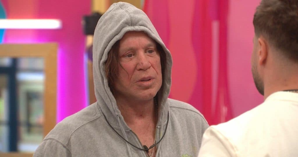 Mickey Rourke, actor de 71 de ani, a fost concediat dintr-un show TV în urma unui conflict „inacceptabil” cu un coleg.