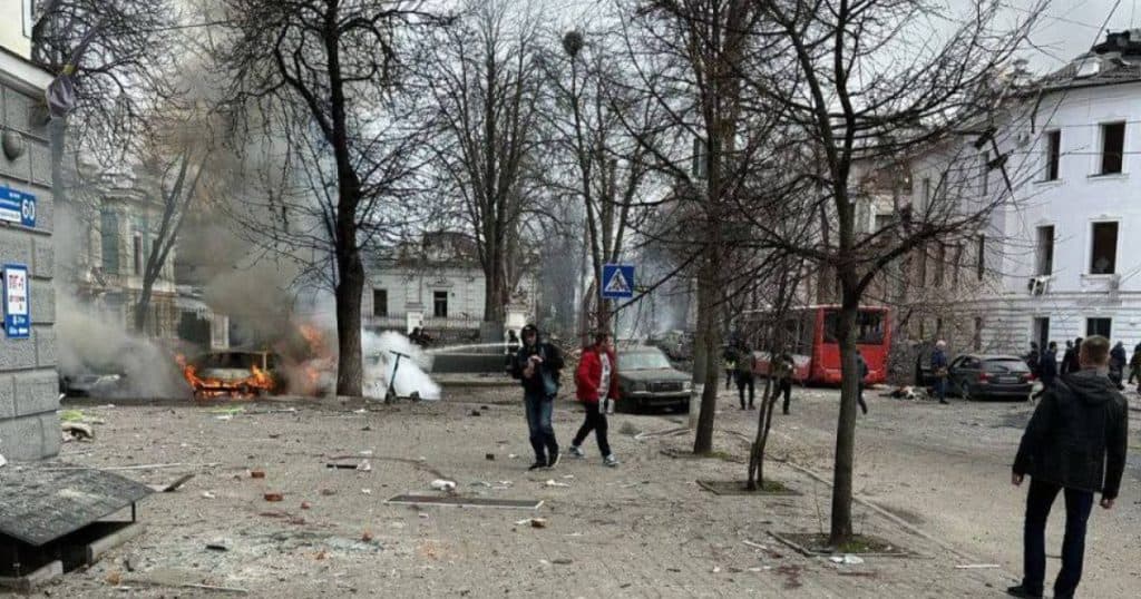 Alertă de știri: Cel puțin 20 de decese la Sumî, după ce rușii au bombardat orașul din nordul Ucrainei cu o rachetă.