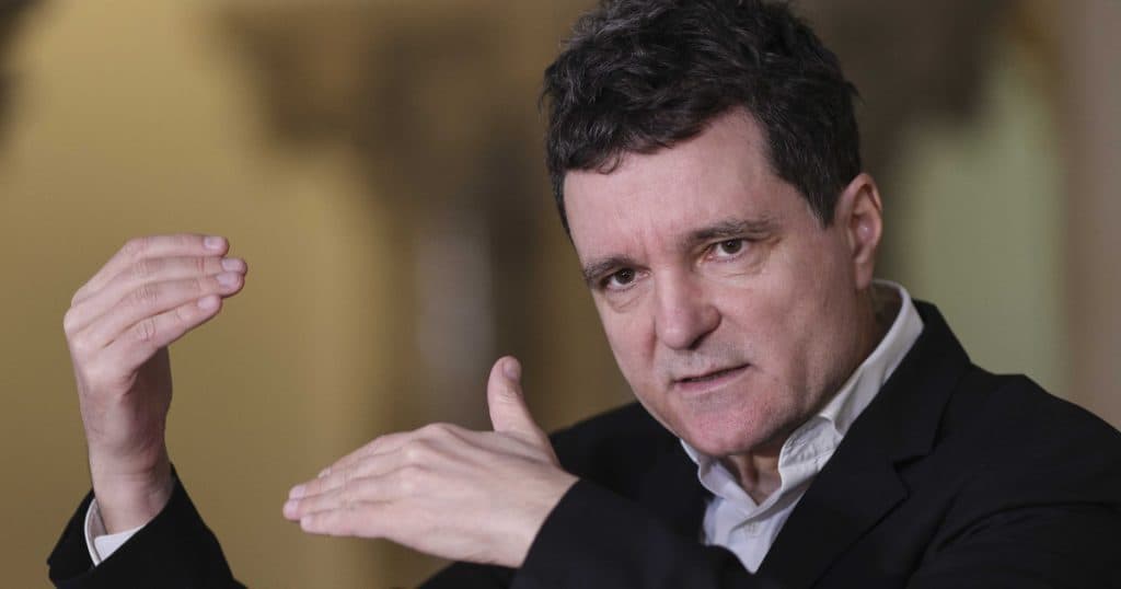 Nicușor Dan admite că a utilizat vehiculul Primăriei pentru călătorii în interes electoral: „Mă duce acasă, poate să mă ducă la dezbateri”