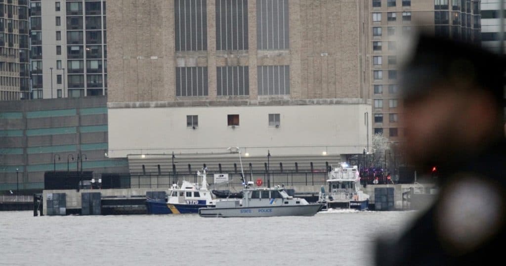 Informații noi despre tragedia aviatică din New York, în urma căreia au murit șase persoane: elicopterul nu era echipat cu cutie neagră.