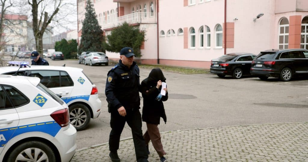 O „casă a ororilor” în care erau 31 de copii a fost descoperită în Bosnia. Un polițist a fost arestat pentru trafic de persoane.