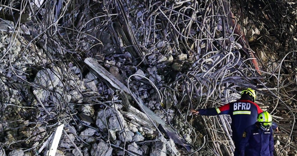 O echipă de asistență din SUA a descoperit că va fi concediată în timpul misiunii din Myanmar, unde oferea ajutor în urma cutremurului devastator de luna trecută.