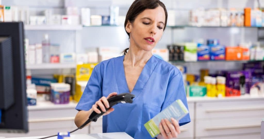 Organizații ale pacienților cronici: Lista medicamentelor compensate și gratuite așteaptă o semnătură de la Guvern din februarie.