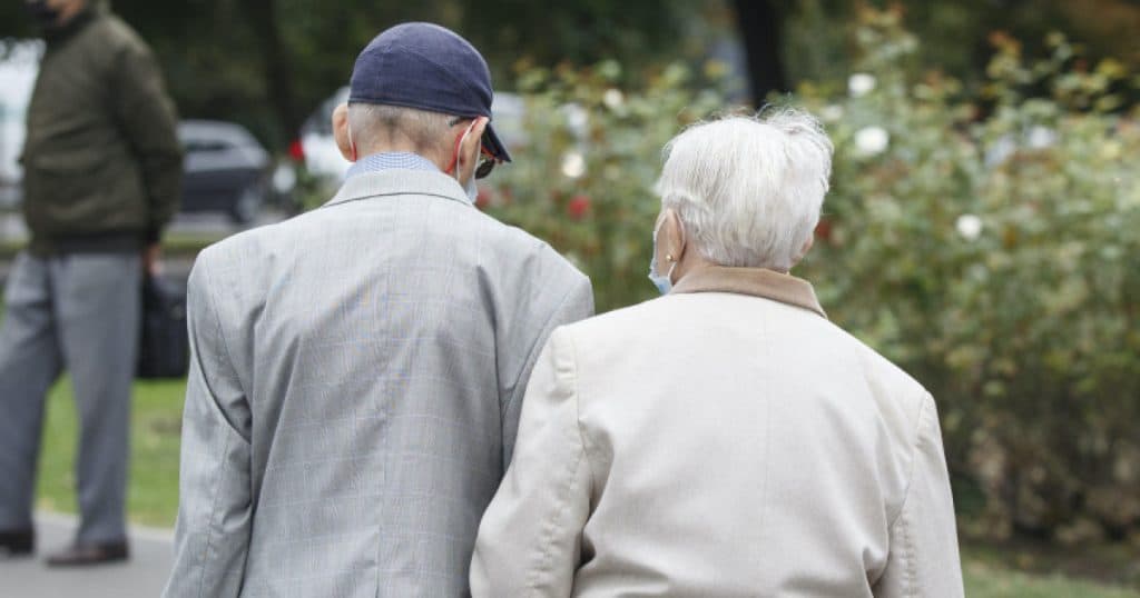 Pensionarii cu venituri reduse au beneficiat de ajutorul de Paște și afirmă că suma este insuficientă. „Ce se va întâmpla cu noi până în decembrie?”