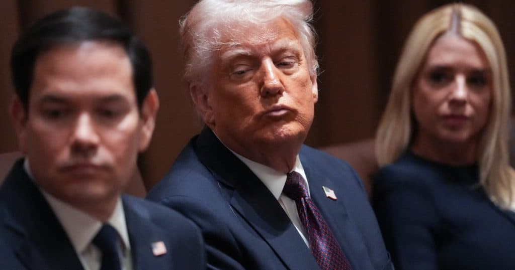 Planul Uniunii Europene de a restricționa achizițiile de armament din Statele Unite a intensificat tensiunile cu Administrația Trump. Comunicatele transmise de Washington
