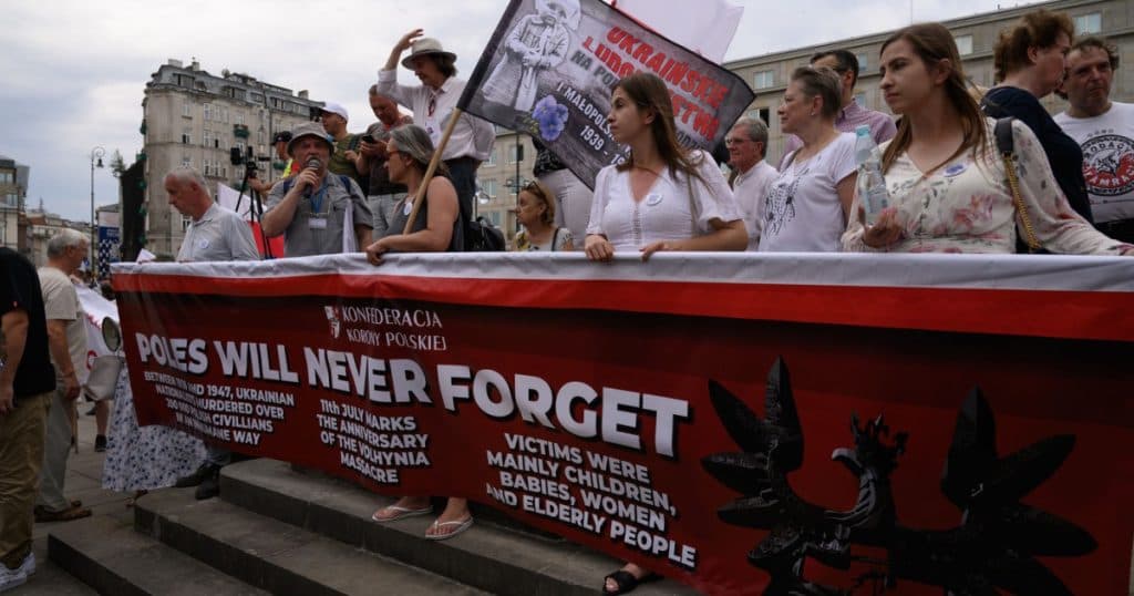 Polonia a început din nou exhumările victimelor masacrului de la Volînia, generând tensiuni cu Kievul. „Este o misiune complicată”