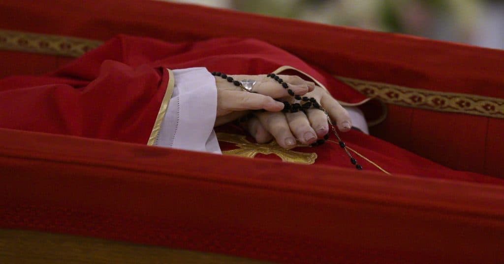Ritualul de înmormântare al papei Francisc. Ce etape se vor desfășura până la înhumarea suveranului pontif.