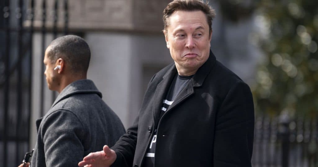 Controversă la Casa Albă: Musk îl etichetează „imbecil” pe consilierul lui Trump care a afirmat că miliardarul este un simplu „asamblor”