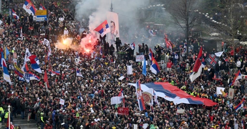 CEDO cere Serbiei să nu utilizeze „arme sonore” împotriva protestatarilor, în urma plângerilor referitoare la „tunul sonic”