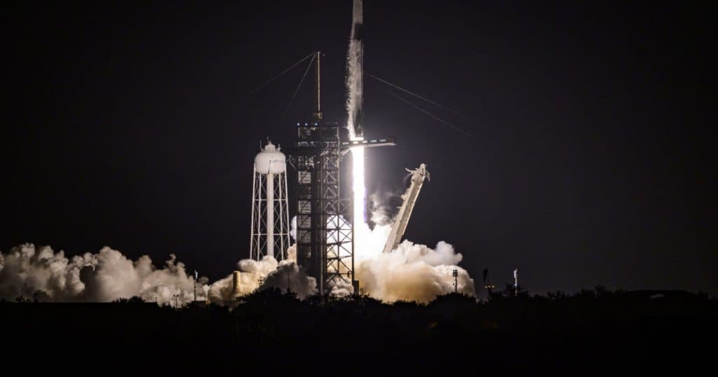 SpaceX a trimis patru persoane pe orbită deasupra polilor, într-o misiune fără precedent. Care sunt clienții misiunii Fram2?