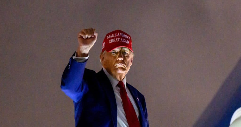 Trump așteaptă ca emisarul Kirill Dmitriev să îi comunice lui Putin înainte de a avansa în negocierile de pace din Ucraina.