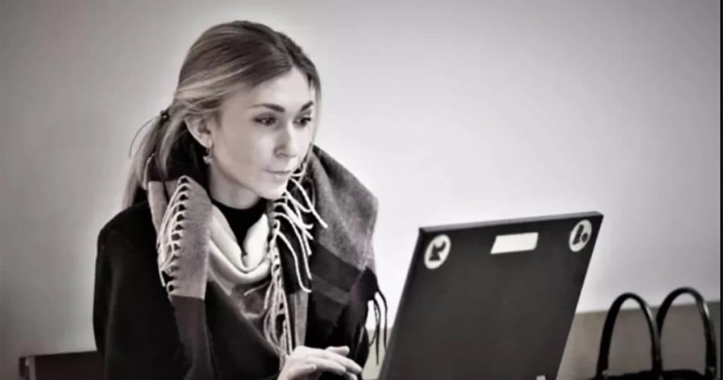 Ucrainenii au recuperat corpul jurnalistei Viktoria Roșchina, care a fost torturată și ucisă de ruși, fiind identificată doar prin teste ADN.