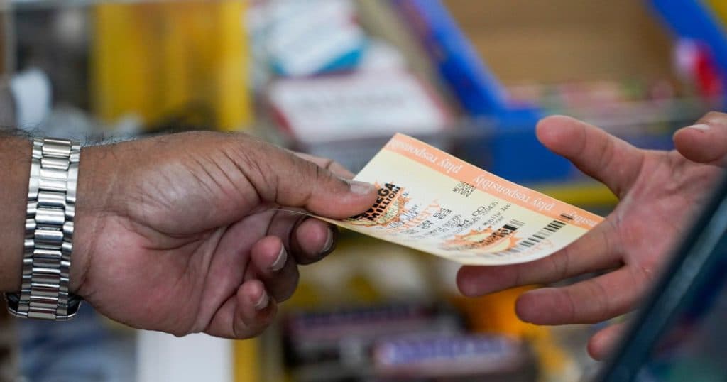 Un bărbat a câștigat 1 milion de dolari la loterie și și-a dat demisia, dar viața lui a devenit mai complicată.