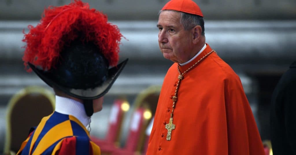 Un cardinal american acuzat de acoperirea abuzurilor sexuale ale clerului va contribui la închiderea sicriului papei Francisc.